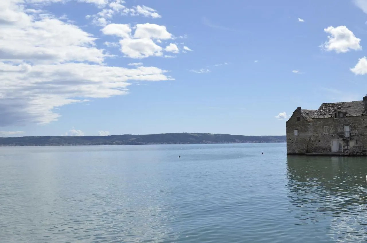 Apartman Gala Kastela 0*,  Croatia